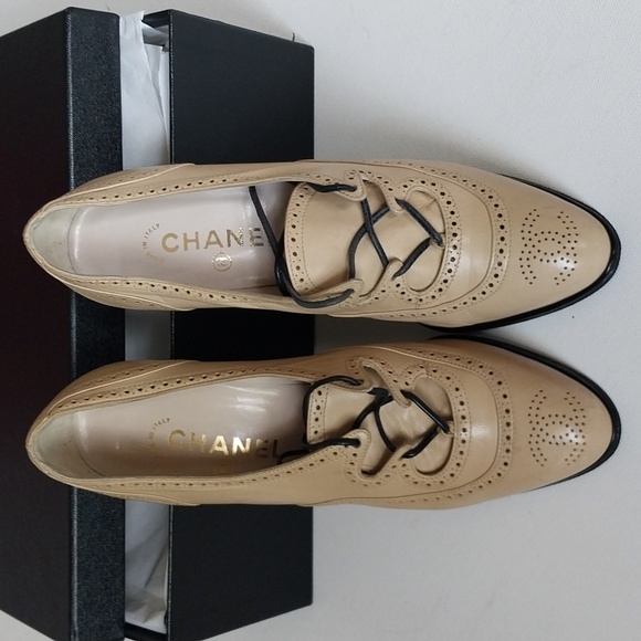 CHANEL Lace Up Booties High Heel Tan Càp Toe Size 38.5 - Picture 3 of 11